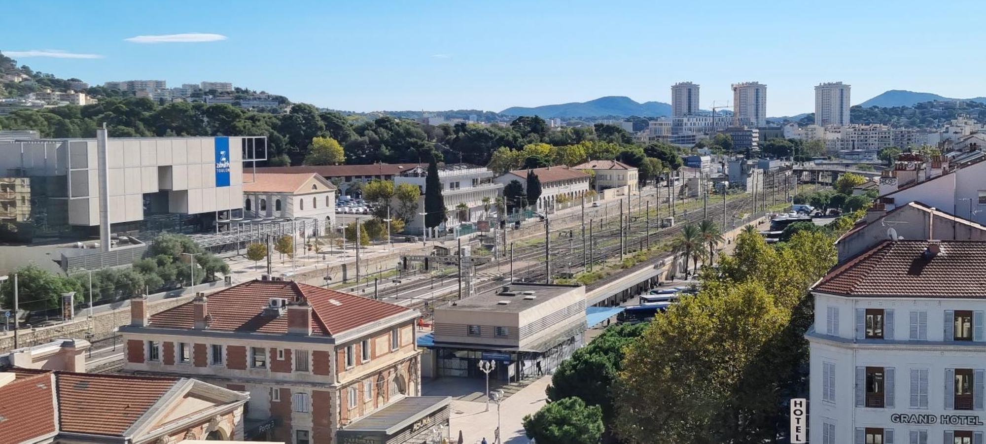 Appartement Panoramic Sea View, Walk To Train Station And Port - Vue Mer Panoramique, Gare Et Port A Pied *